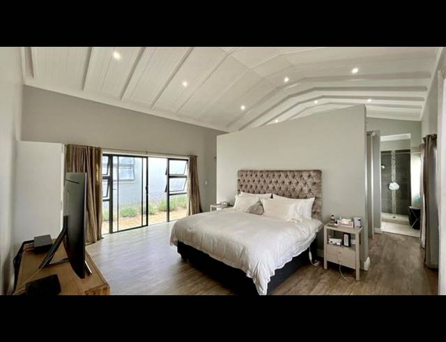 4 BEDROOM HOUSE FOR SALE IN MIDSTREAM ESTATE